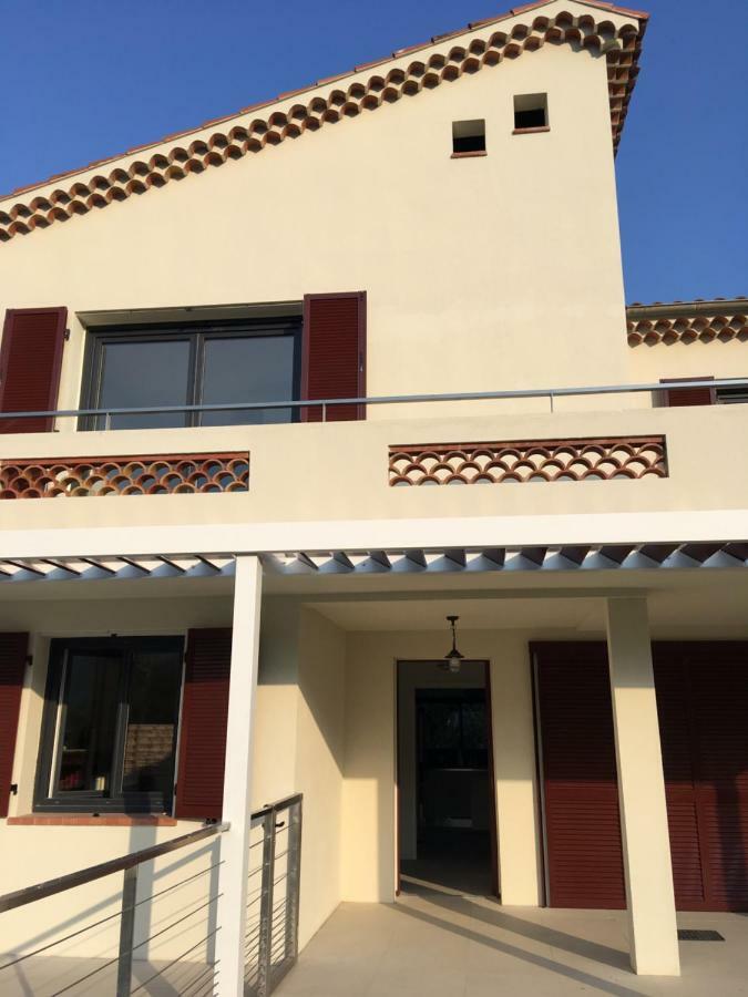 Eugénie Villa *
